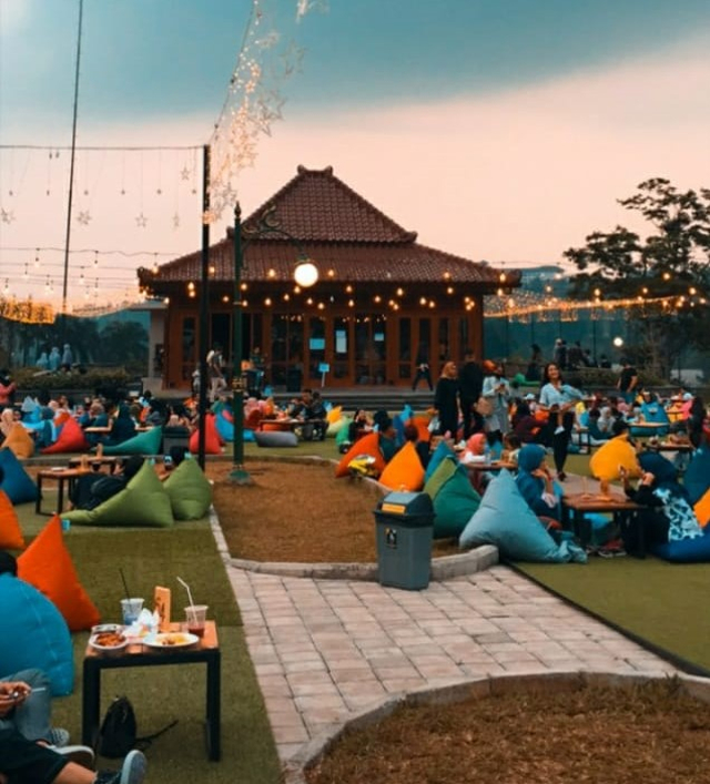 Suasana Kafe Pelangi and Resto, sumber foto : dok pribadi 