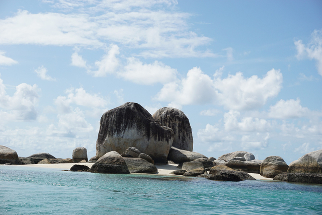 Menjelajahi Kepulauan Belitung (67745)