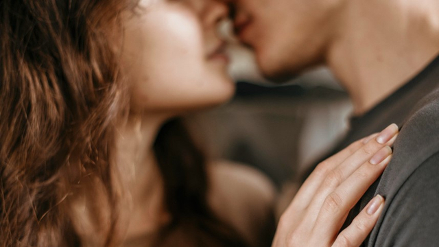 8 Arti Mimpi Ciuman Dengan Skenario Yang Berbeda Kumparan Com