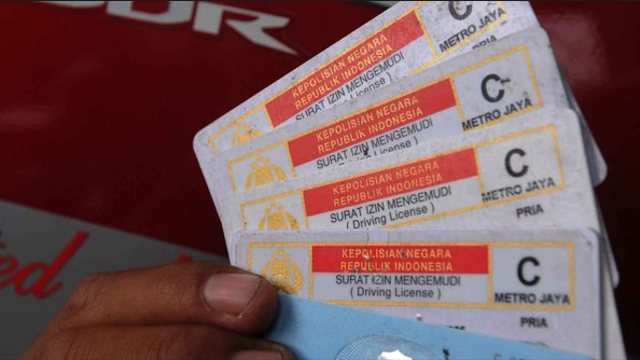 Berita Menarik: SIM C1 dan C2 Berlaku Agustus 2021; Tips Nanjak Bawa Mobil Matik (1034076)