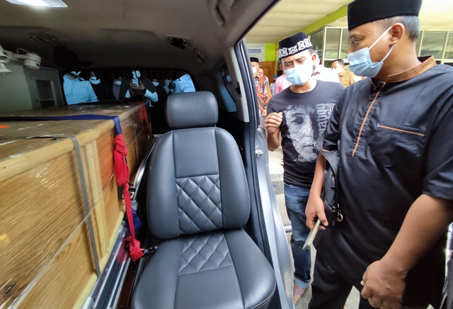 Sambut Jenazah Septia Ulfa Lestari, Istri Gubernur: Masyarakat Aceh Berduka (243276)