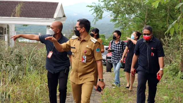 Bupati Minut Tinjau Rumah Dinas yang Terbengkalai, Joune Ganda: Segera Ditempati (58173)