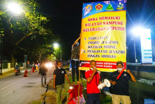 Mobil Jenazah Masuk Kampung Keputih, Surabaya, Diminta Matikan Sirine