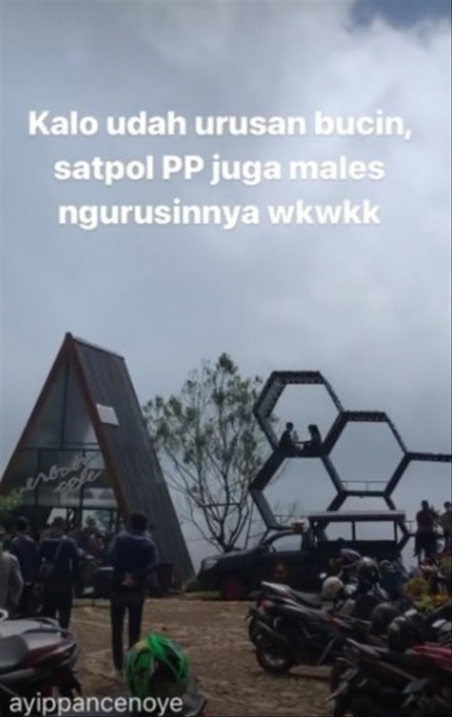 Viral momen santuy sepasang kekasih diduga di Banda Aceh asyik pacaran meski ada razia Satpol PP. (Foto: TikTok/@oamet_0)