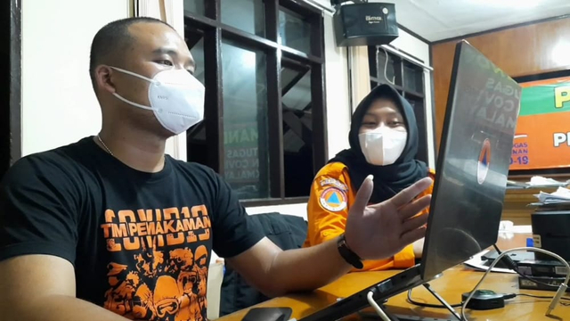 Cerita Tri Yuliani, Relawan yang Makamkan Jenazah Pasien Corona hingga Subuh (907012)