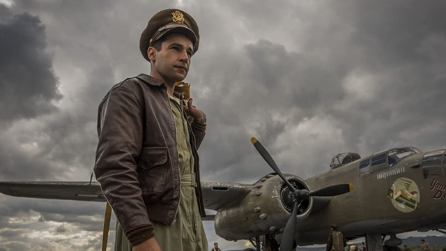 Review Catch 22 di Mola: Serial Perang yang Menegangkan, Konyol dan Menghibur (92474)