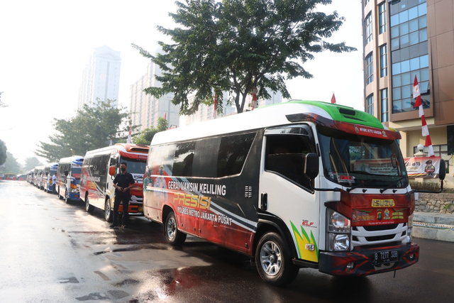 Polres Jakpus Luncurkan 11 Mobil Vaksin Keliling, Sasar Zona Merah Corona (229618)