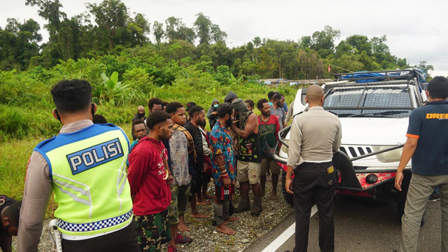 Razia di Jalan Seradala, Kabupaten Yahukimo. (Dok Humas Polda Papua)