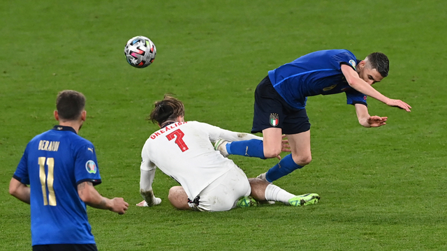Ini Alasan Jorginho Tak Dikartu Merah Usai Injak Jack Grealish di Euro 2020 (137220)