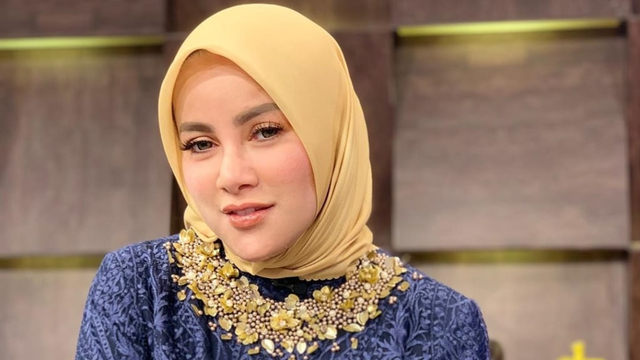 Dijuluki Hot Moms, 9 Selebriti Tanah Air Ini Tetap Awet Muda (34634)