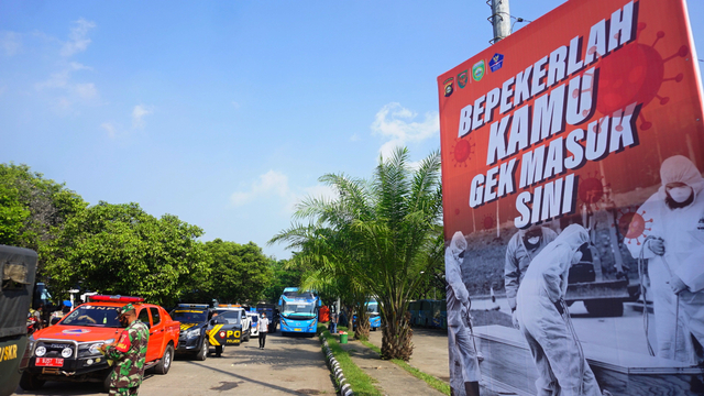 Foto: Pemprov Sumsel Kampanyekan Prokes dengan Stiker Unik (135435)