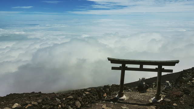 Ilustrasi Gunung Suci di Jepang | Photo by Steven Lasry on Unsplash