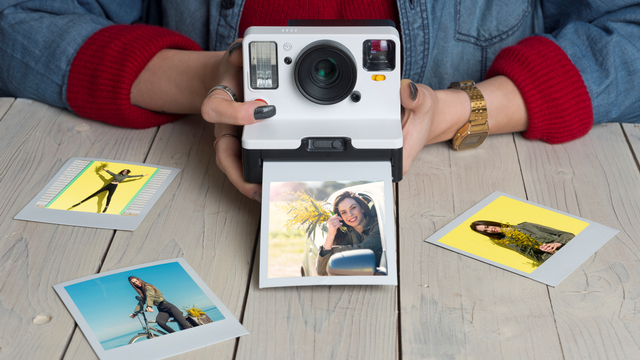 Tips Fotografi: Mengulik Sejarah Polaroid, Kamera Instan yang Masih Jadi Tren (59612)