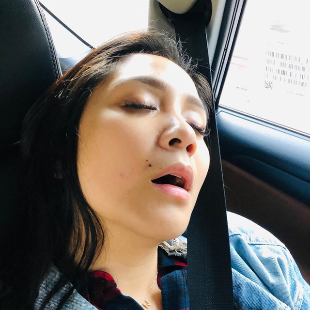 Momen 7 Seleb Memotret Istrinya Saat Tidur, Jahil tapi So Sweet (262729)