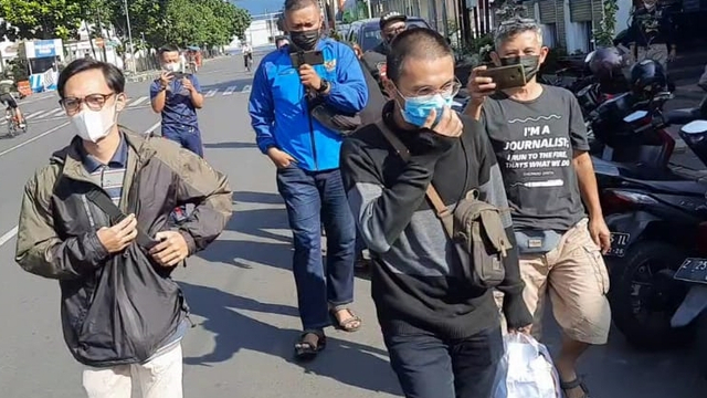 Pemilik Kafe di Tasikmalaya yang Langgar PPKM Darurat Bebas, Sempat Digunduli (30817)