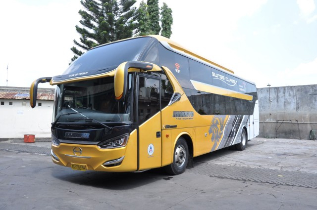 Berita Populer: Kecelakaan Nahas Jeep Grand Cherokee; Bedah Sasis Hino RK8 (90302)