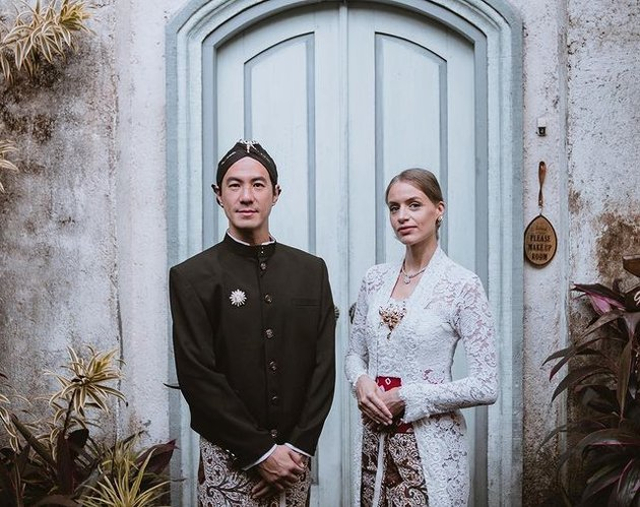 6 Momen Daniel Mananta dan Istri Ucap Ulang Janji Pernikahan di Borubudur (10276)