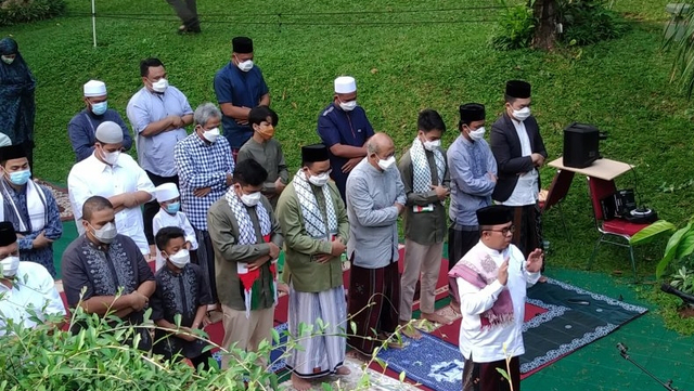 Ditiadakan Pemerintah, BEM UHO Ajak Salat Idul Adha Berjamaah di Lapangan Kampus (71786)