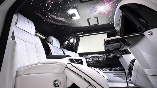 Crazy Rich, Merayakan Hari Jadi dengan Sepasang Rolls-Royce (35685)
