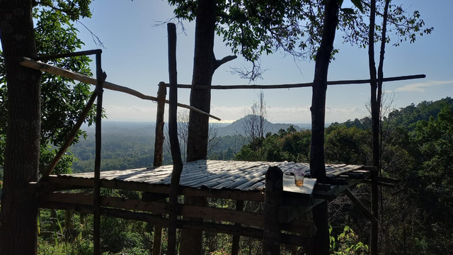 Nikmati Panorama Alam di Atas Bukit Pinteir di Bangka Tengah (148476)