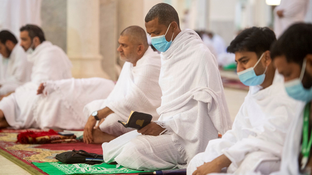Suasana Emosional Jemaah Haji 2021 Saat Wukuf di Arafah (506161)