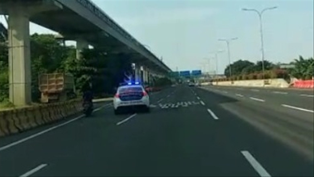 Tol Jagorawi Memang Sepi, tapi Jangan Tiru Pemotor Ini Nyelonong Masuk (119505)