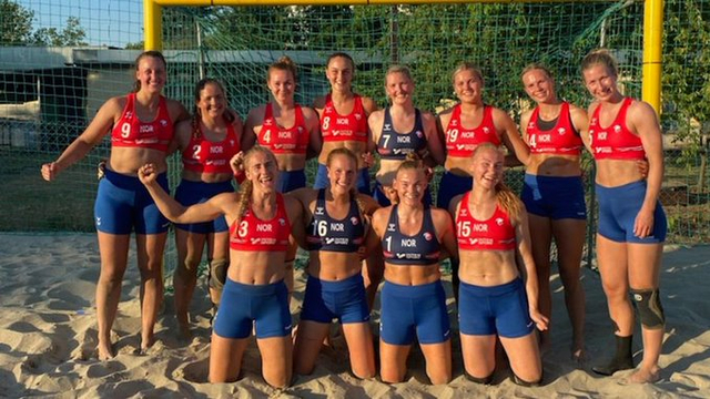 Tim Bola Tangan Pantai Wanita Norwegia. Foto: Twitter/amaliaeskram