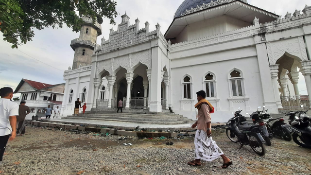 Masjid Raya Keumala, Pidie, Aceh. Foto: Habil Razali