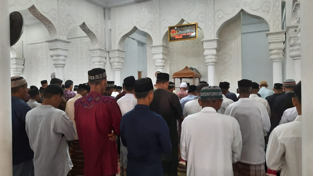 Suasana Salat Idul Adha di Masjid Raya Keumala, Pidie (37692)