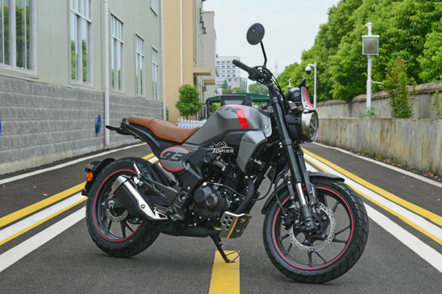 Berita Menarik: Honda CBF190TR; Penerapan Poin Pelanggaran SIM Berlaku Tahun Ini (38372)