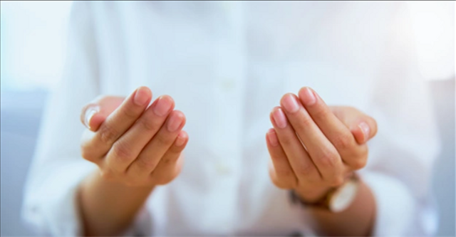 Berdoa seperti yang diajarkan Nabi Sulaiman 'alaihi sallam agar memperlancar rezeki. https://www.freepik.com/