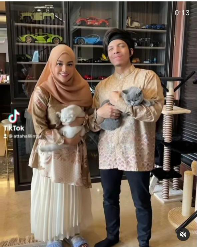 Pakai Busana Senada, Ini Gaya Kompak 8 Selebriti saat Idul Adha di Rumah Aja (39359)