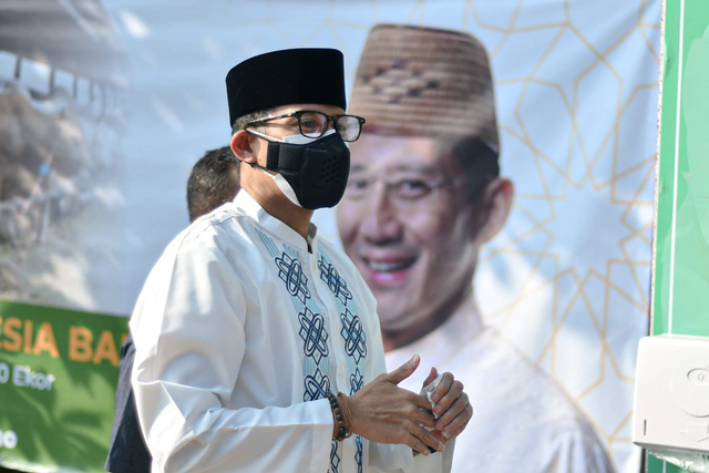 Sandiaga Bagikan 1.000 Hewan Kurban ke 17 Provinsi (6441)