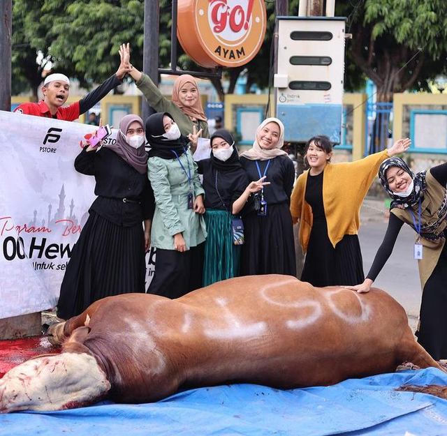 Sembelih 1.100 Hewan Kurban, Putra Siregar Pecahkan Rekor MURI (38169)