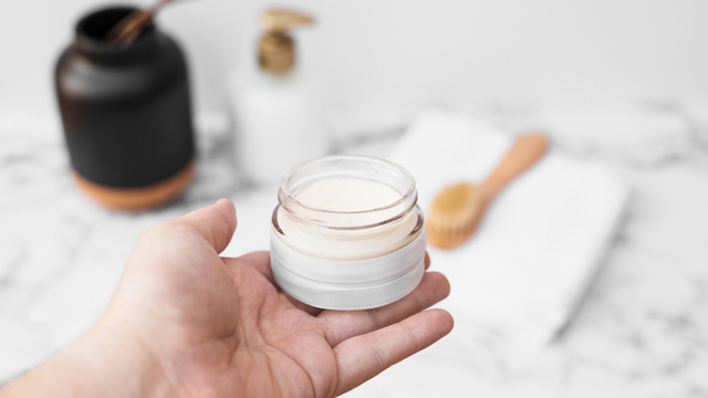 Urutan Skincare untuk Pemula, Biar Kulit Wajah Awet Muda (55113)