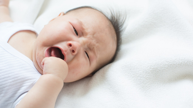 Ilustrasi bayi menangis marah. Foto: Shutter Stock