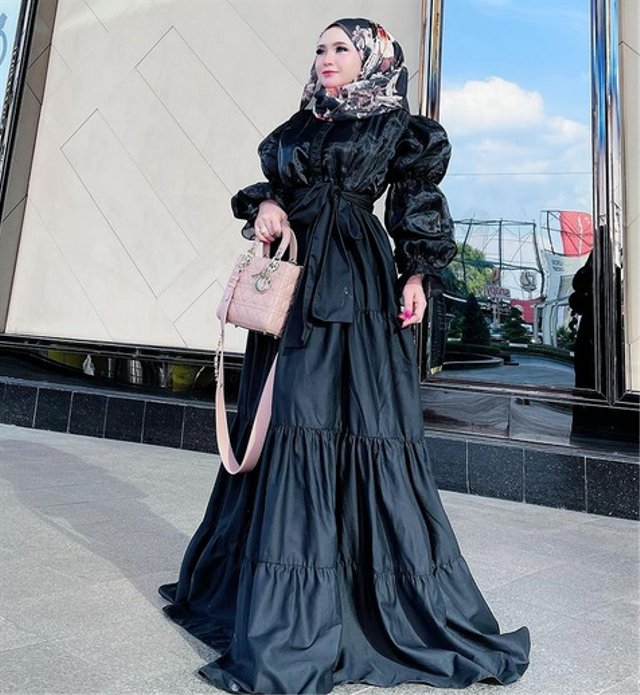7 Potret Herlin Kenza, Selebgram Asal Aceh yang Viral Akibat Timbulkan Kerumunan (357785)