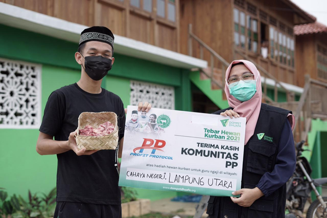 Kejutan Guru Ngaji Saat Idul Adha Pertama di Masjid Al Majid & PBM Cahaya Negeri (38287)