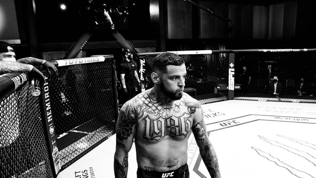 Petarung UFC Ini Klaim Tak Terkalahkan dalam 200 Duel di Penjara & Jalanan (28704)