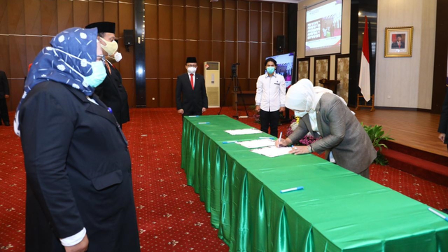 Menaker Lantik 18 Eselon II Kemenaker, Dorong Optimalisasi Penyerapan Anggaran (257958)