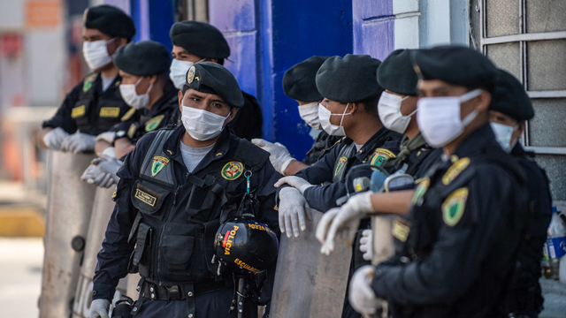 Ilustrasi polisi di Peru. Foto: Ernesto Benavides/AFP