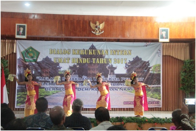 Gerakan Tari Pendet, Dinamis Sekaligus Sakral (49848)