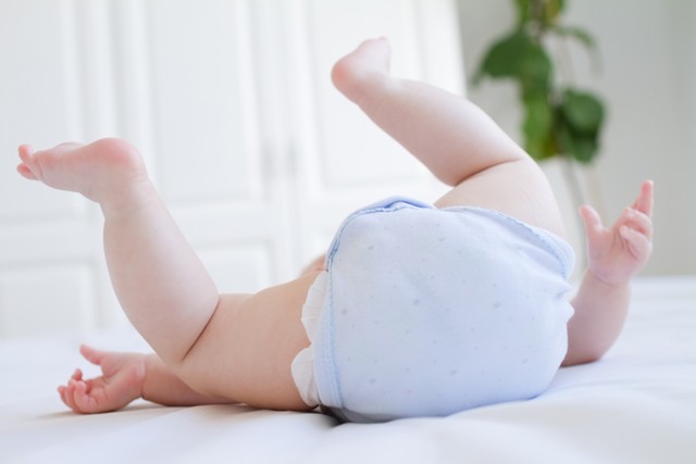 Penyebab Bayi Menangis Sambil Angkat Kaki Foto: Shutterstock