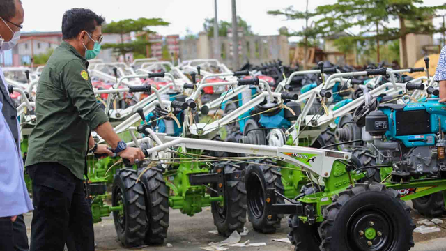 Petani Manggarai Barat Manfaatkan Alsintan untuk Tingkatkan Produksi (298177)