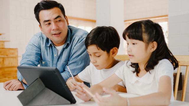 Tips agar Orang Tua Sabar Hadapi Anak yang Bosan Sekolah Online (3227)