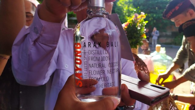 Minuman tradisional arak Bali - IST
