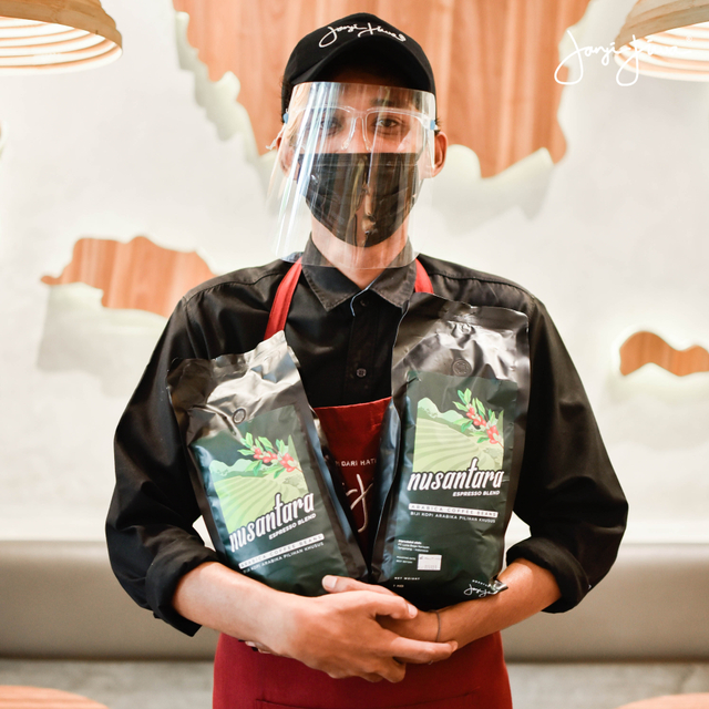Anniversary ke-3, Kedai Kopi Ini Rilis Menu Cold-Brew dengan Kemasan Unik (104016)