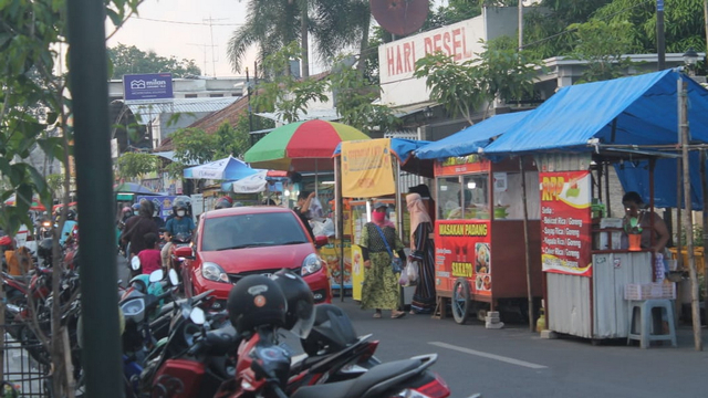 Pemerintah Siapkan Bantuan bagi 5.000 PKL Terdampak PPKM di Bojonegoro (370921)