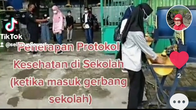 Fenomena Guru Menggunakan Aplikasi TikTok di Masa Pandemi (835167)