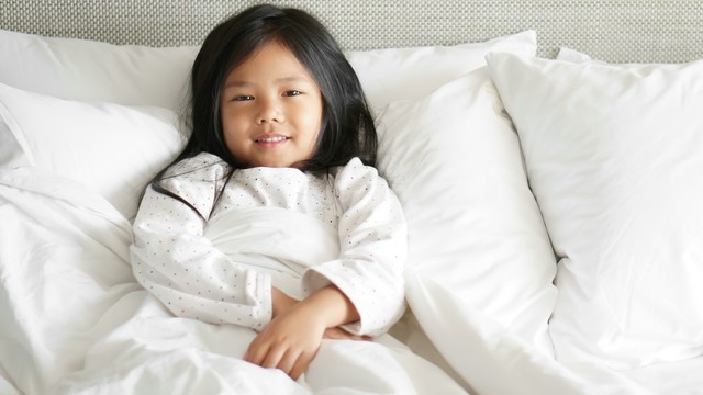 Tips Atur Waktu Tidur Anak saat Liburan. Foto: Shutter Stock